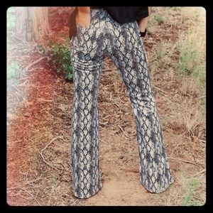 NWT stretchy snakeskin bells